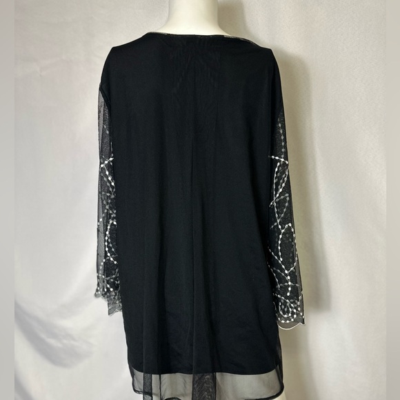 ALFANI BRAND SIZE LARGE NYLON BLACK BLOUSE W WHITE ACCENT - Picture 2 of 4